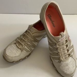 Sketchers slip on shoes 9.5